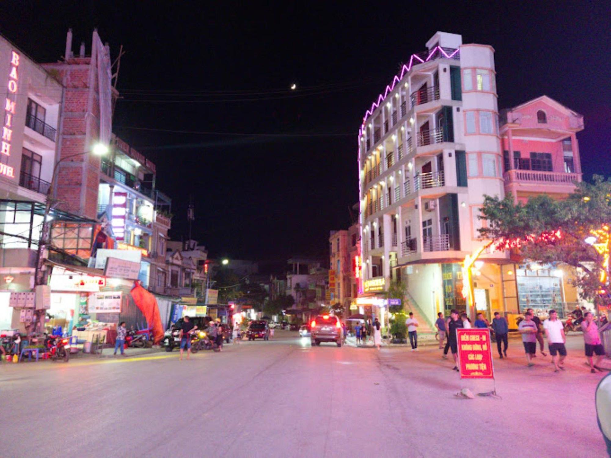 Thai Thinh Hotel Донгван Экстерьер фото